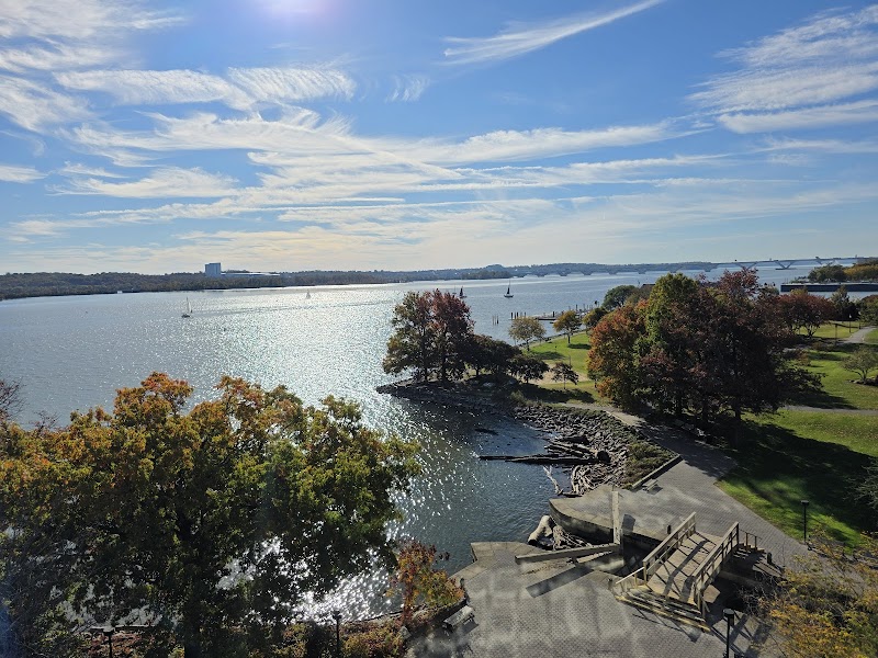 Jula's on the Potomac