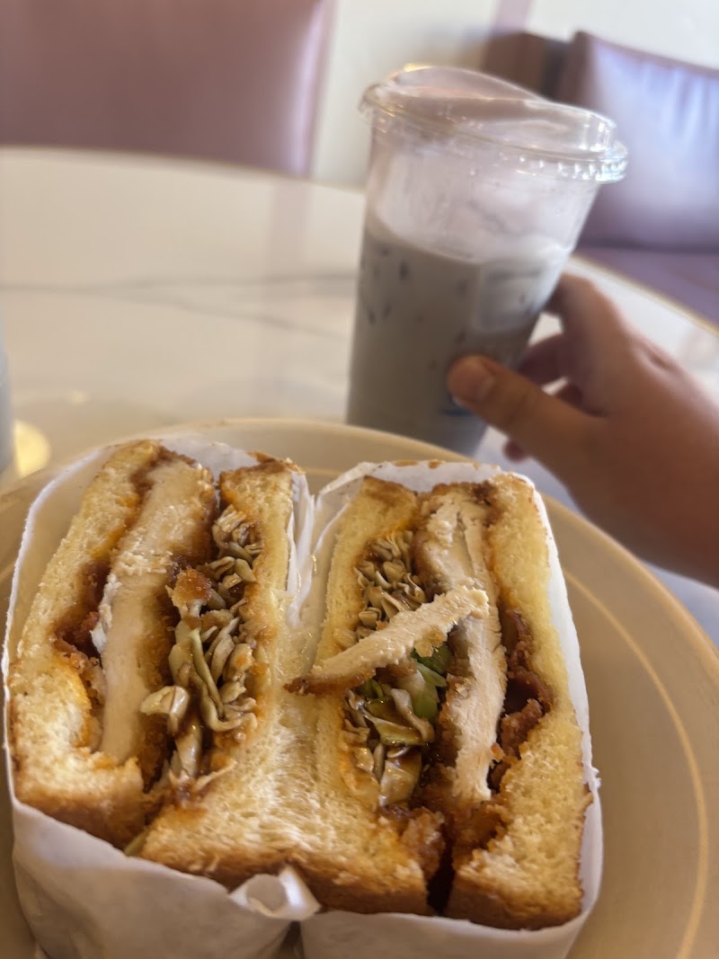 HeeMee Coffee + Bakery