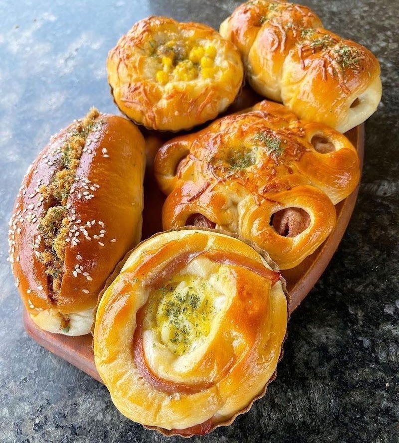 Cloverleaf Coffee & Bakery