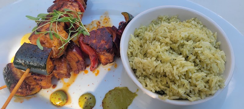 Bayshore Club Bar & Grill