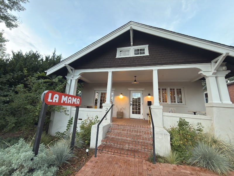 La Mama