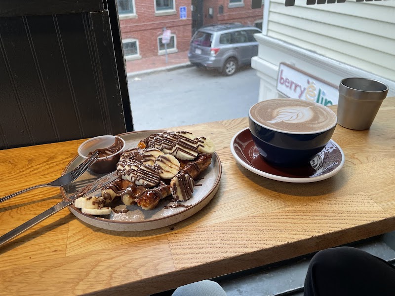 Zinneken's Belgian waffles | Harvard square