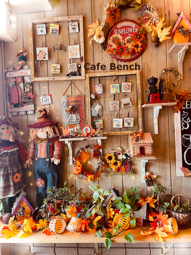 Cafe Bench | Crêpe Flushing