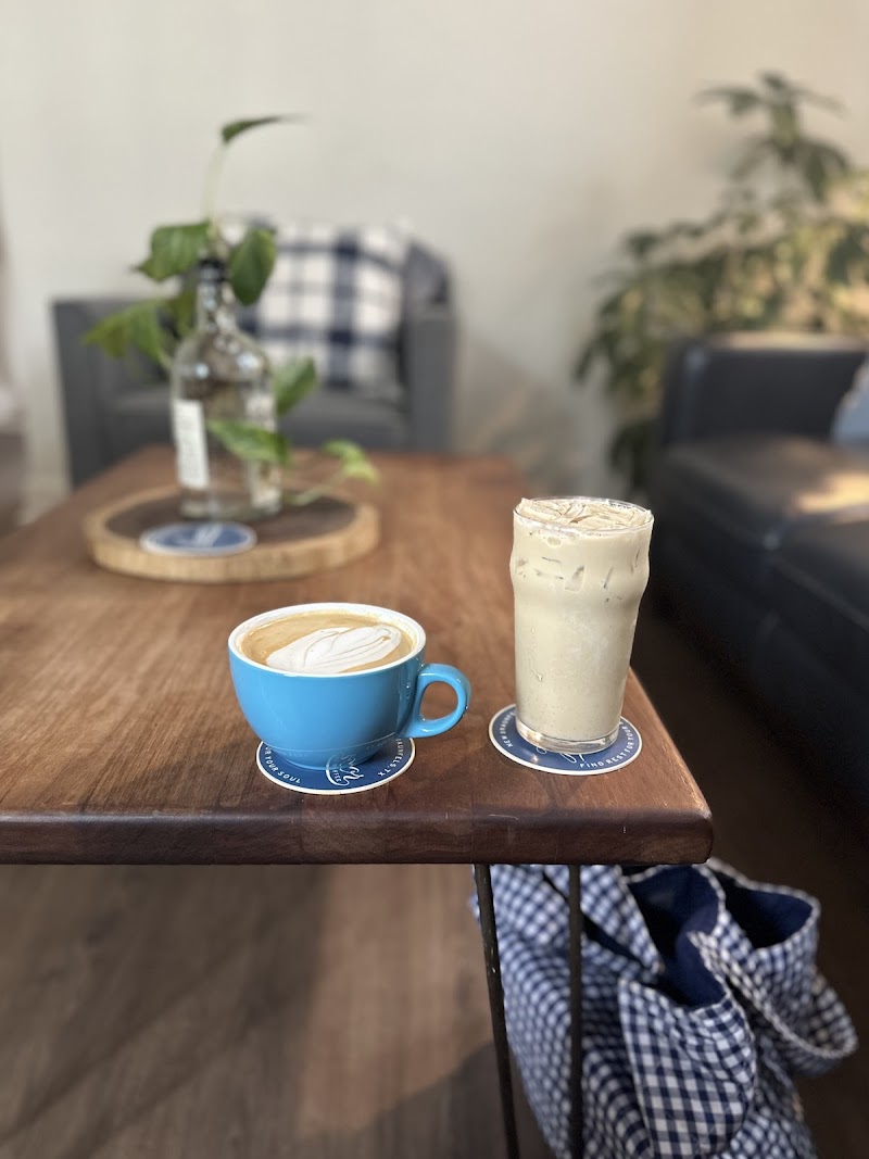 Kinnor Coffee & Cocktails