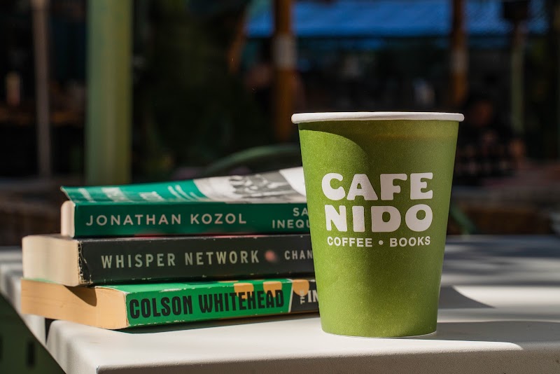 CAFE NIDO: Coffee & Books