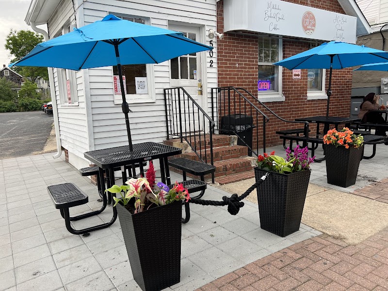 GiGi’S ICE CREAM & CAFE