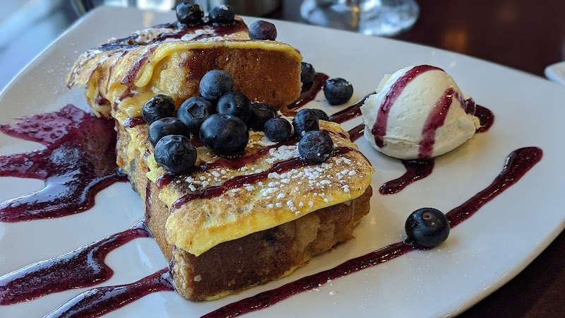 Shoreline Bar & Grille