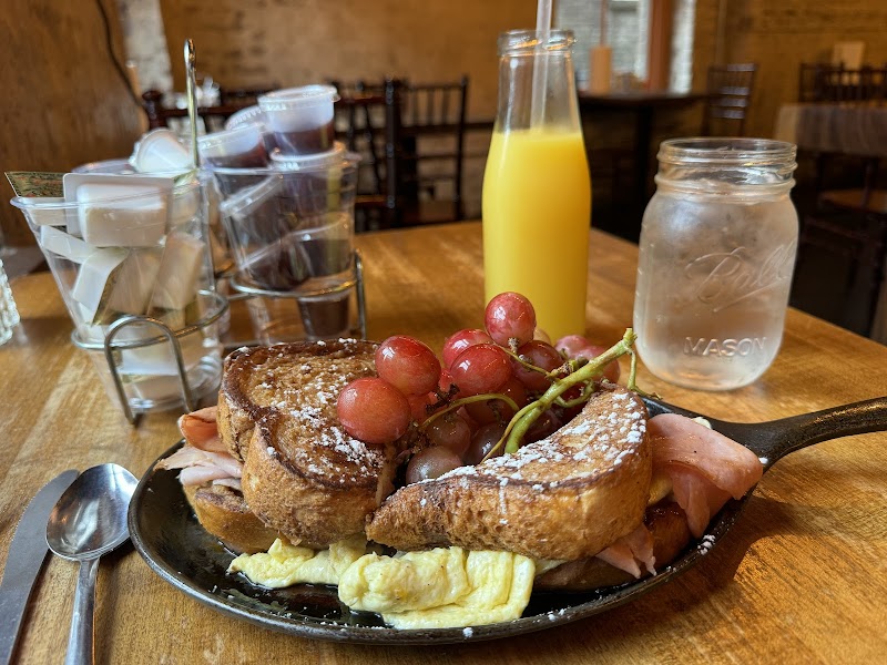 Two Cracked Eggs Cafe