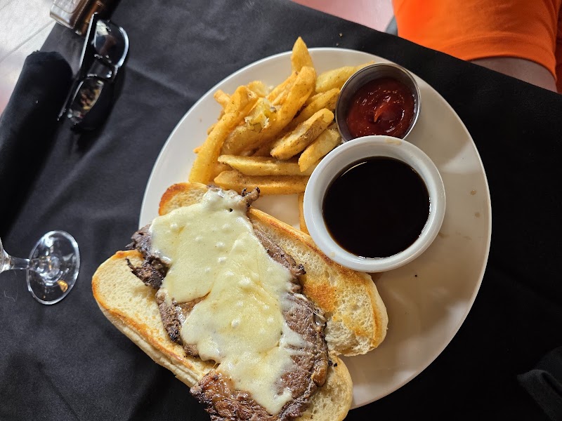 Double V Restaurant | Sports Bar & Grill