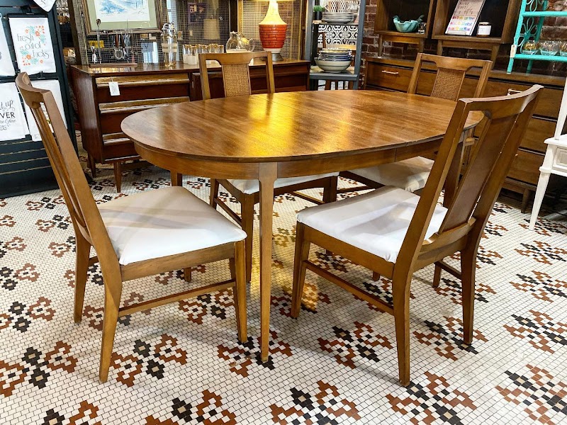 Sidecar Market and Bar