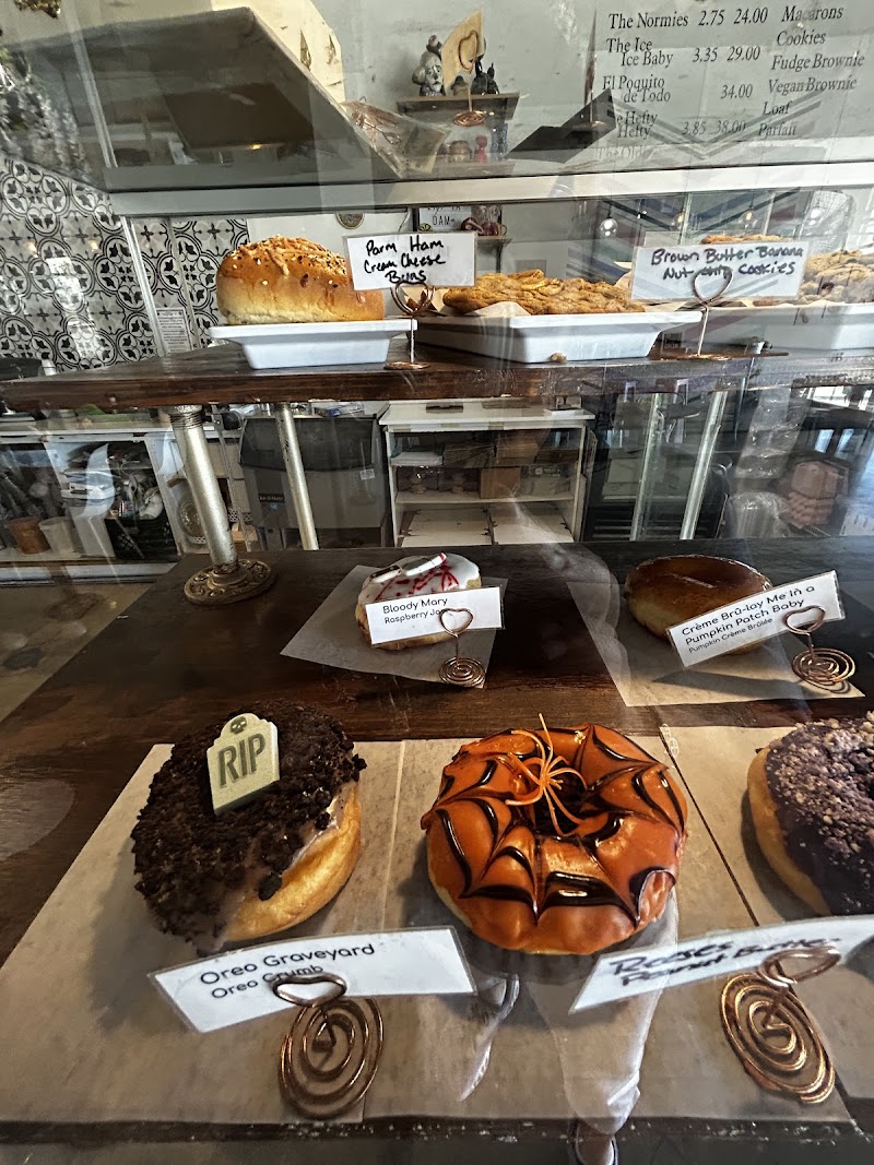 Weirdoughs Bakery & Café