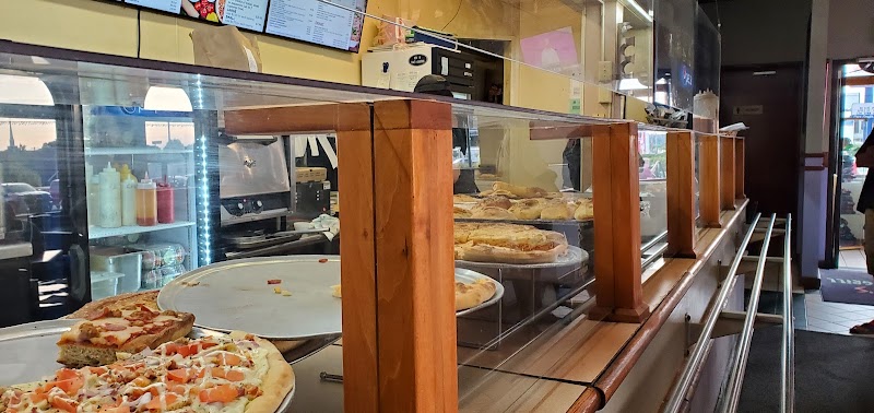 Rubi's Pizza & Grill