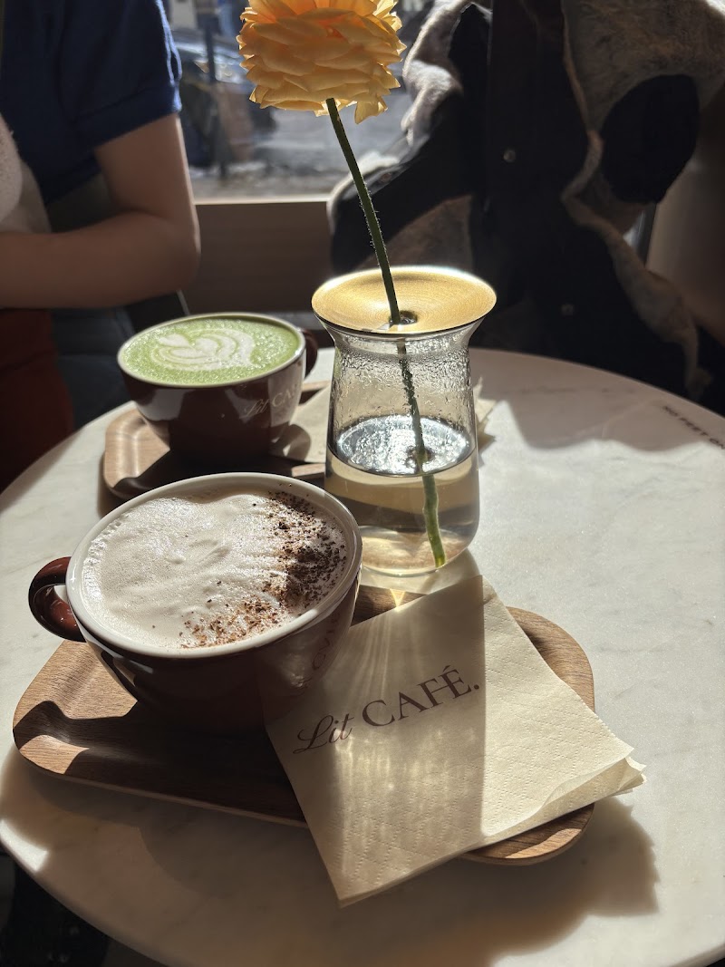 LIT CAFE