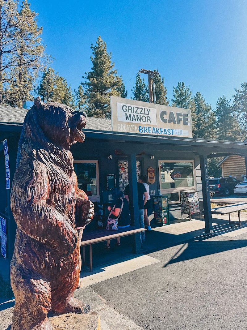 Grizzly Manor Cafe