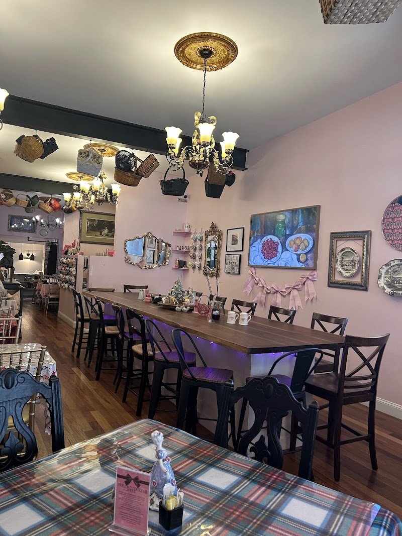 Goodness Gracious Kitchen & Cupboard