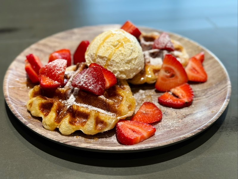 PETIT FOUR Dessert Cafe