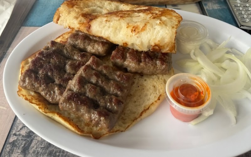 Luna Euro Cafe'& Grill-Balkan Food