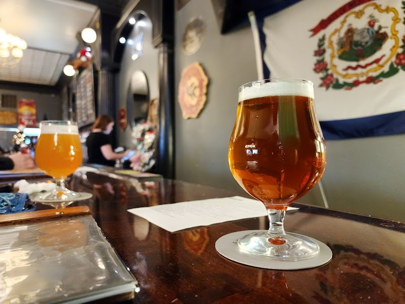 Apothecary Ale House & Cafe