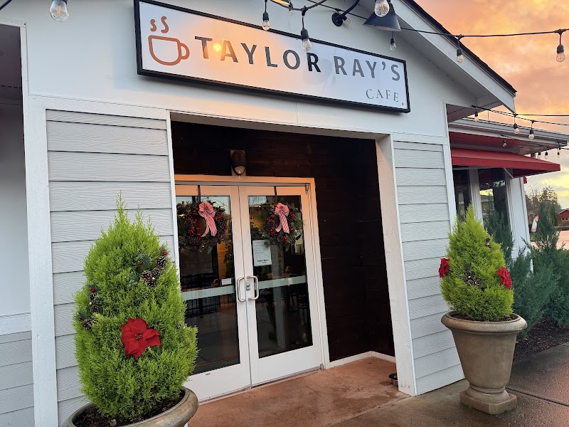 Taylor Ray’s Cafe at Hawks Prairie