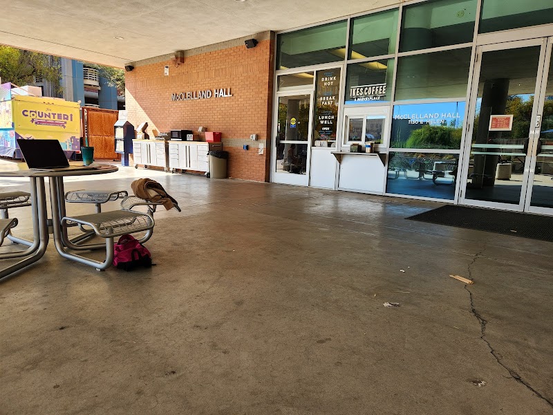 Ike's Coffee & Marketplace