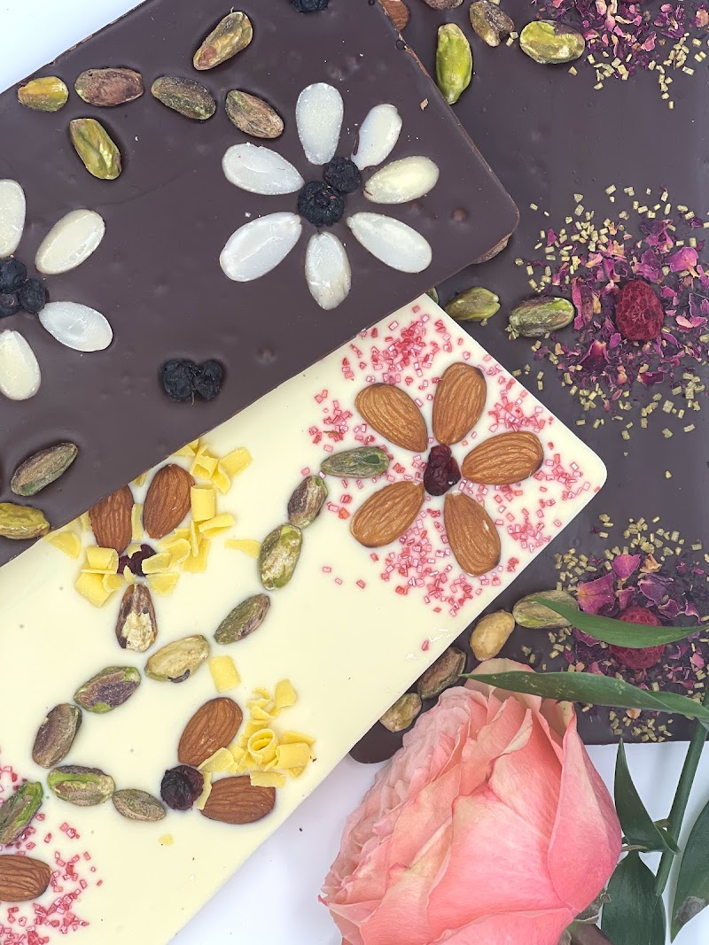 Le Rouge Handmade Chocolates & Cakes by Aarti