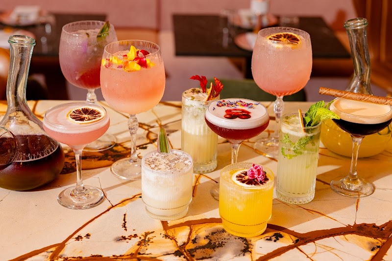 Señoritas Bar De Ellas