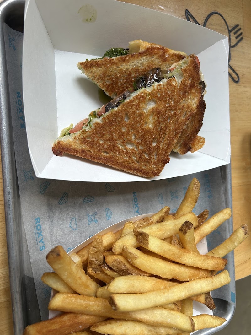 Roxy's Grilled Cheese & Burgers - Central Square, Cambridge