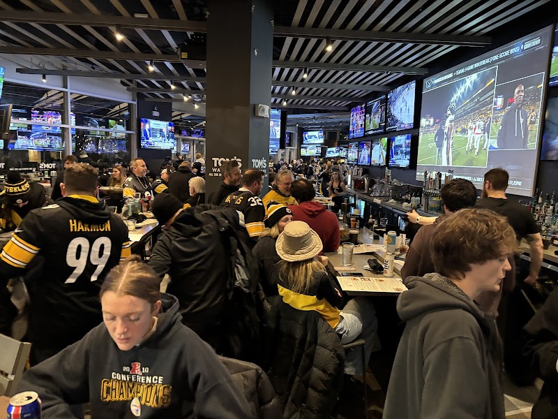 Tom's Watch Bar - Pittsburgh