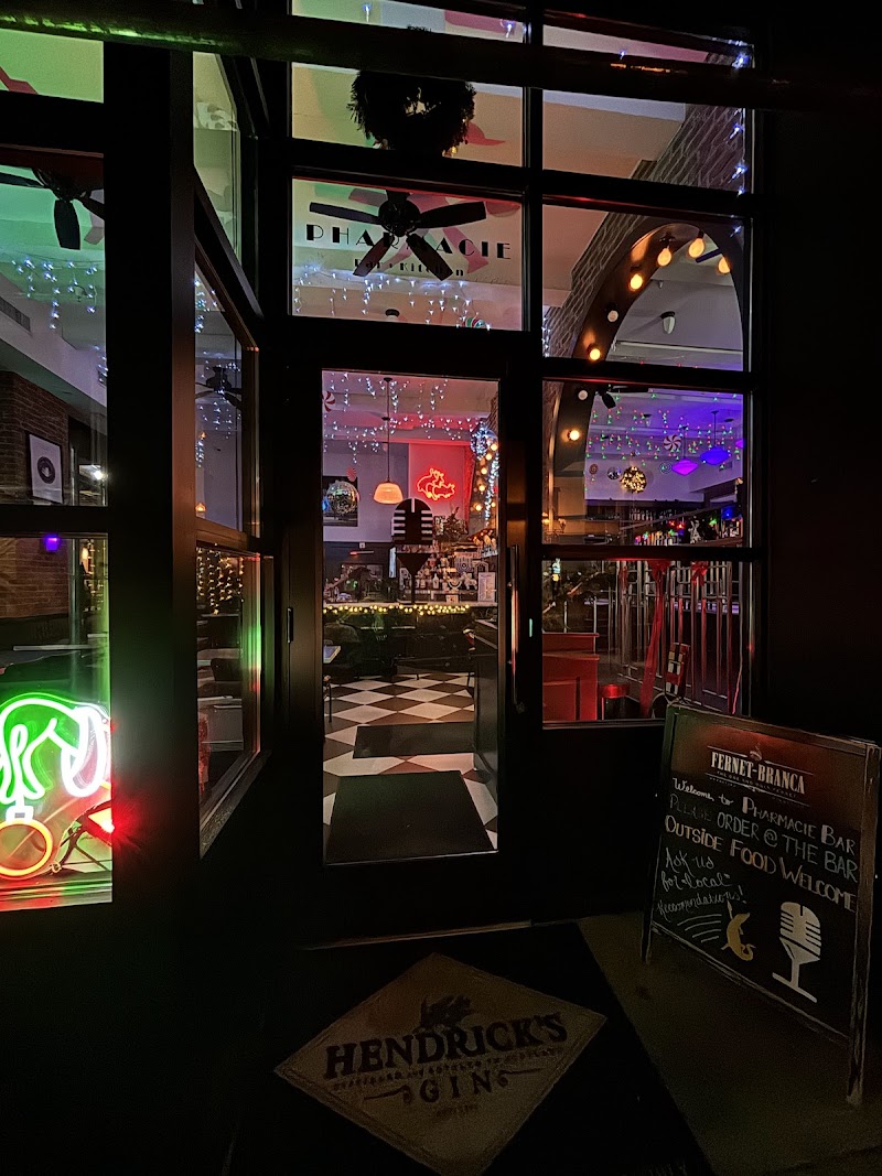 Pharmacie Bar + Kitchen