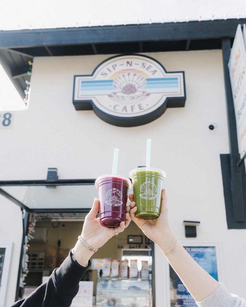 Sip-N-Sea: Coffee + Açaí