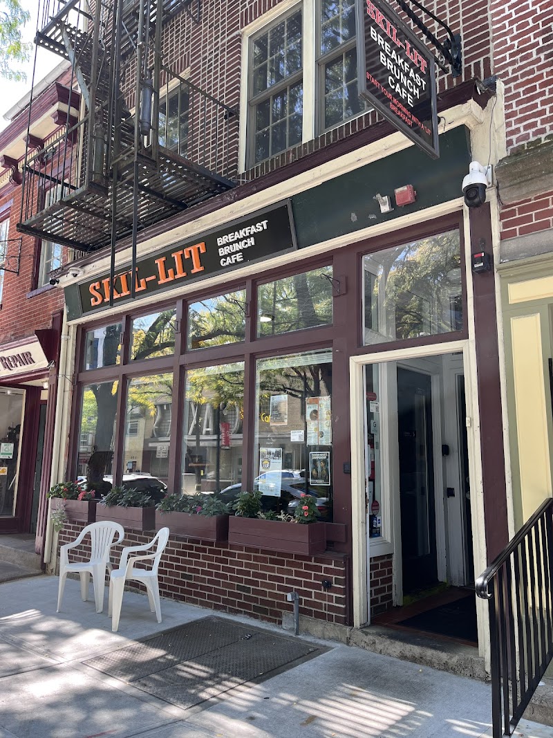 Skil-Lit Cafe