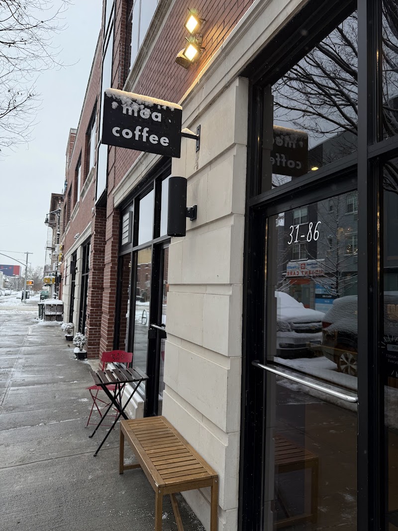 Moa Coffee - Broadway Ave