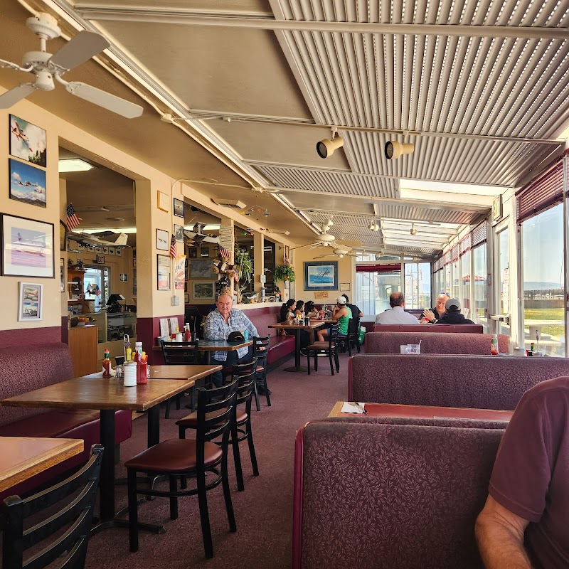 Foxy's Landing & Restaurant