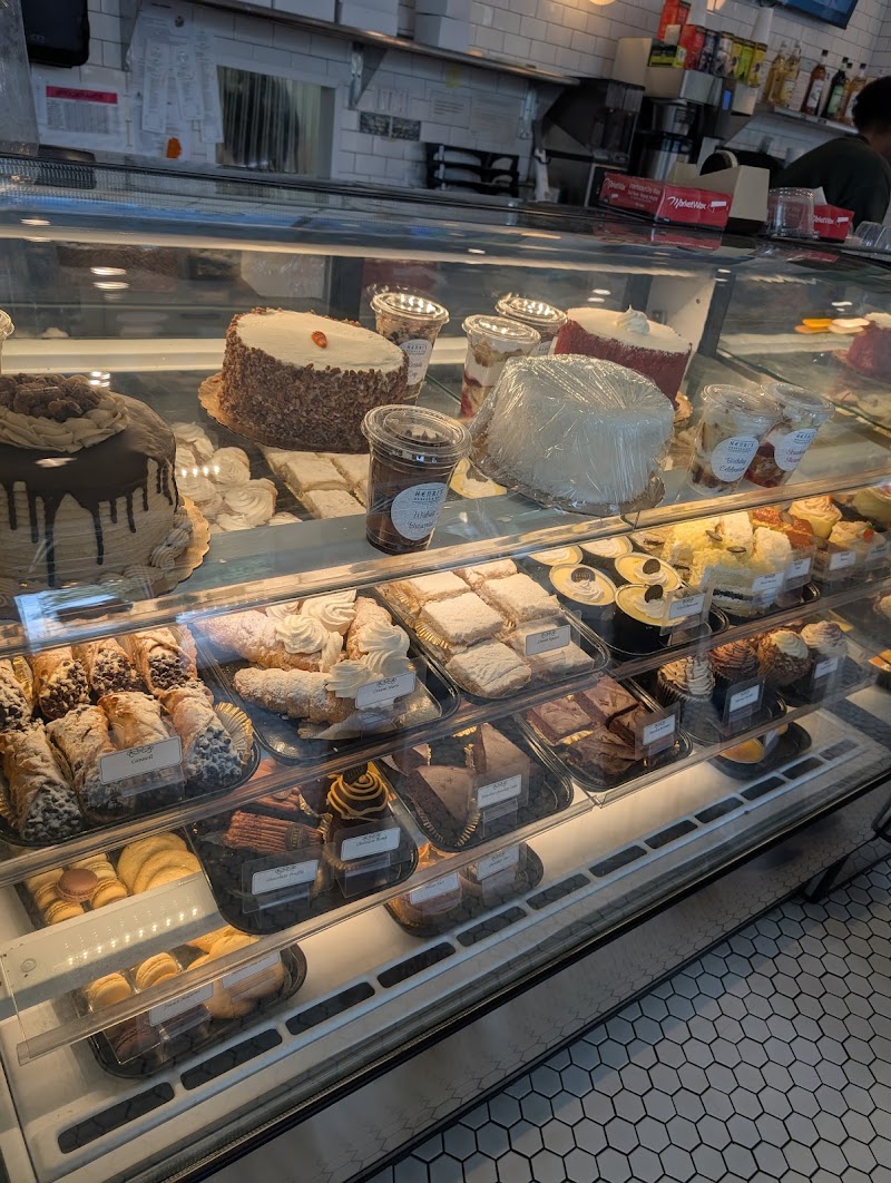 Henri's Bakery & Deli