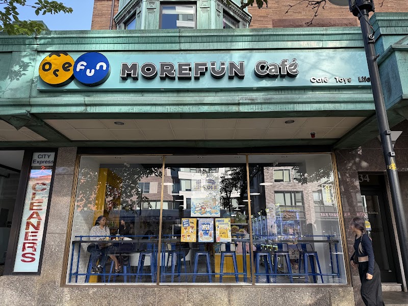 MoreFun Café