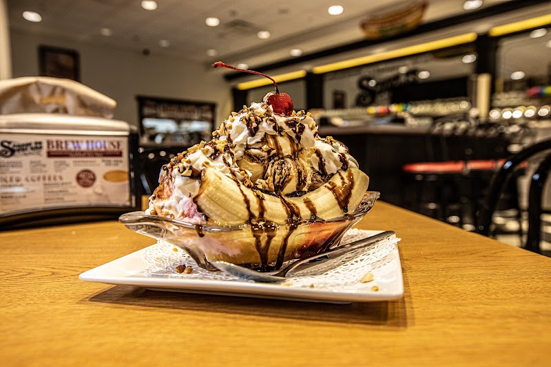 Scooples Icecream Parlor and Restaurant