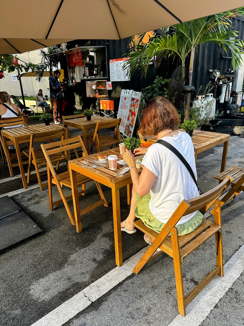 Raccoon Coffee & Kitchen