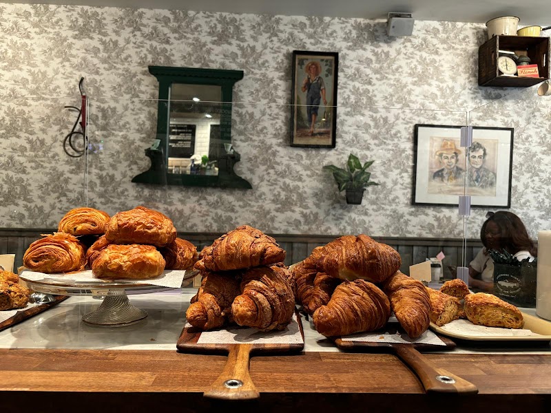 Brookside Market Cafe & Bistro