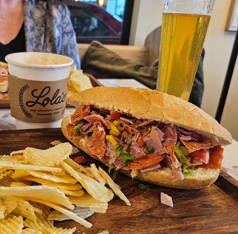 Lola's European Cafe