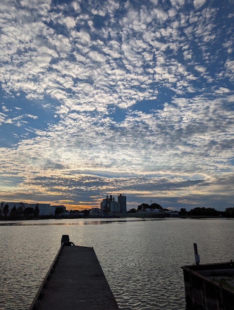 Studio 1212 Cafe & Wine Bar