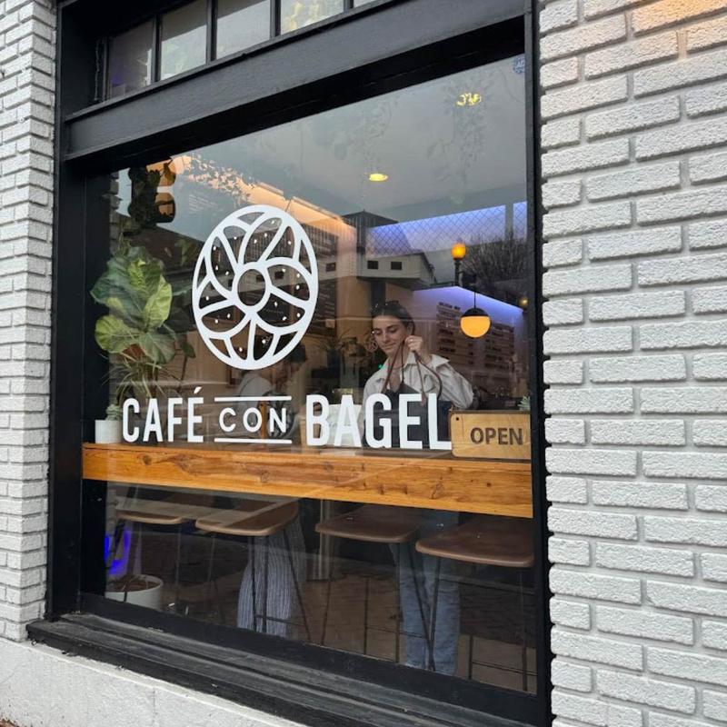 Café con Bagel
