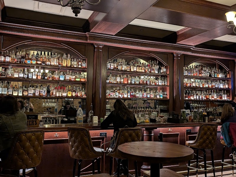 Wiseguy Lounge - Mass Ave