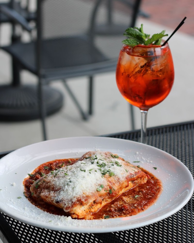 Mike's Food & Spirits