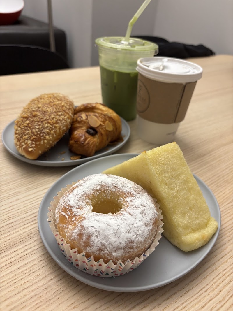 Komugi Bakery & Cafe