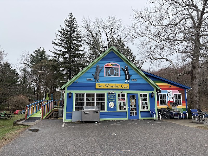 Two Wrasslin' Cats Coffee House & Cafe