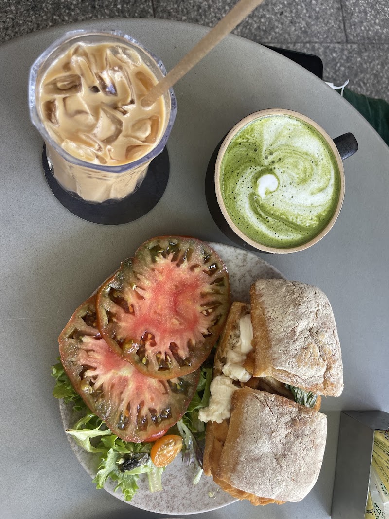 AMAND Café & Bistro