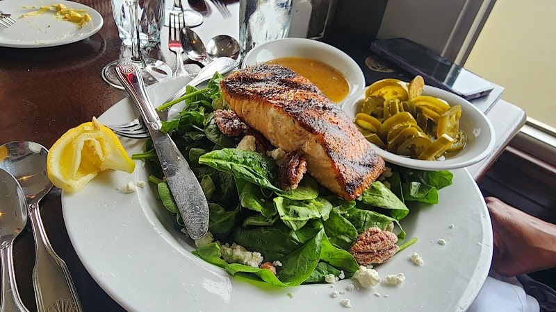 Dorn's Breakers Cafe