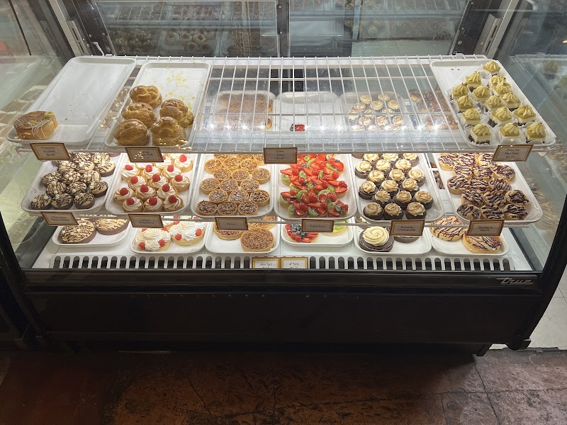 Amélie's French Bakery & Café