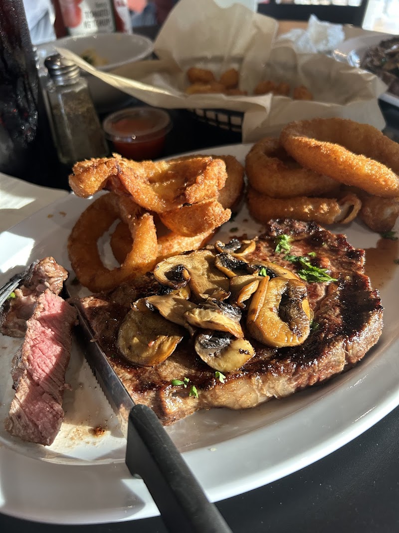 Sippi’s Bar and Grill