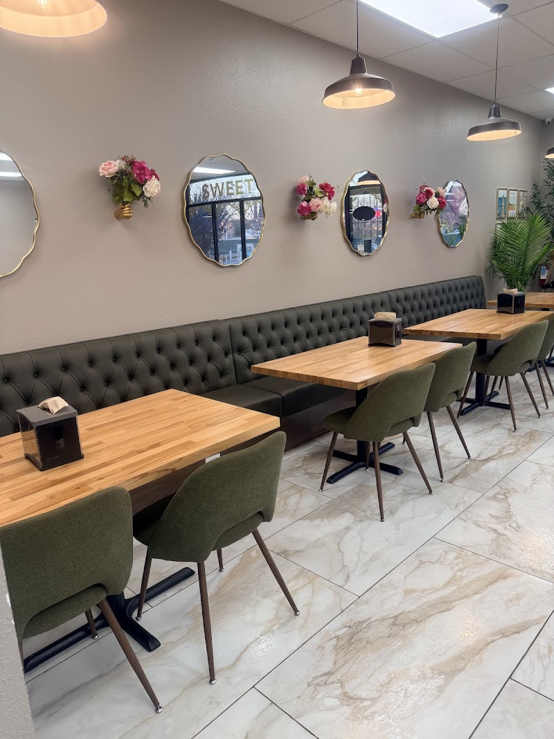 Sweet Table Cafe